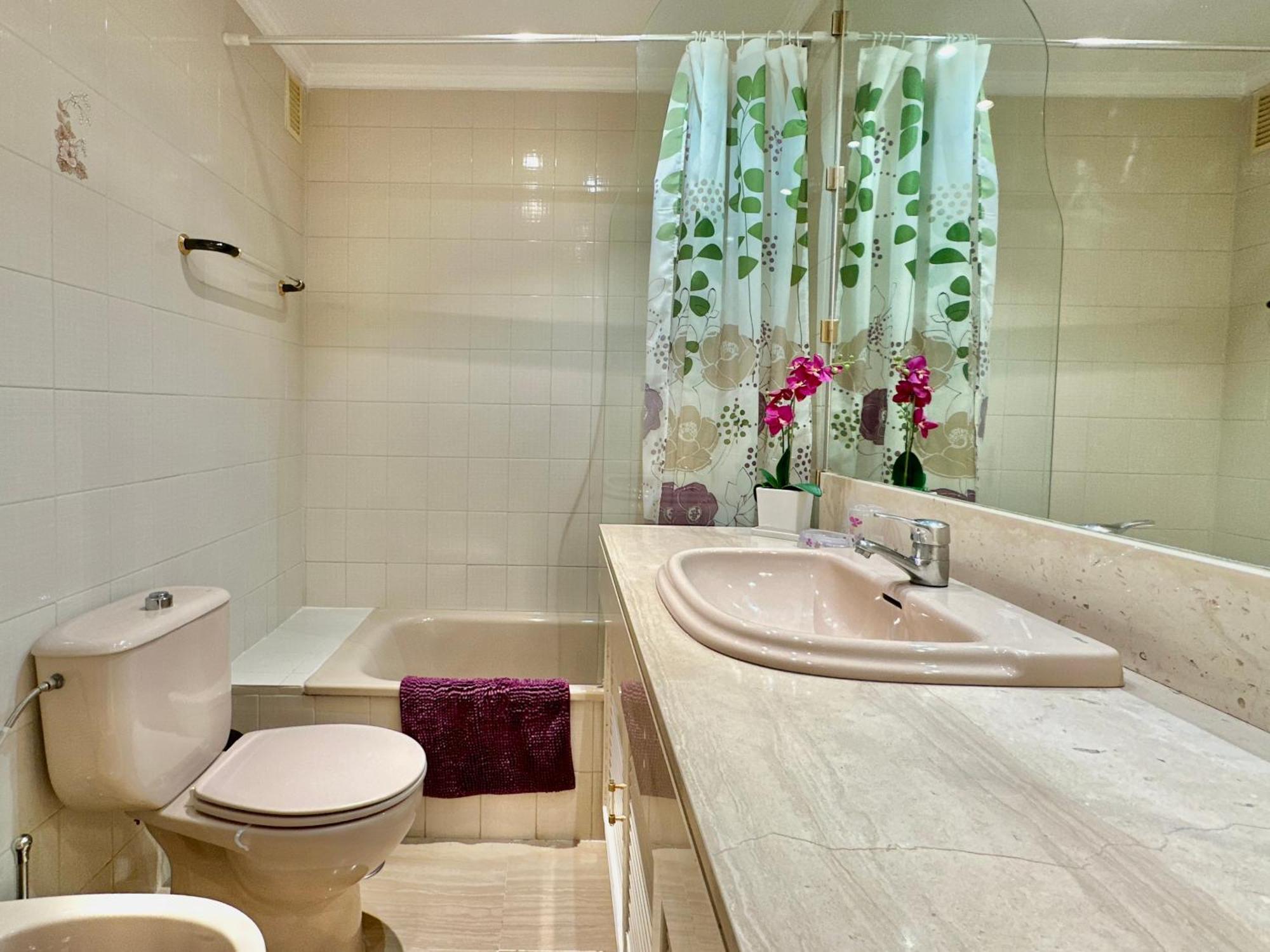 Hostiguest Coliving Leon Y Castillo Las Palmas de Gran Canárias Exterior foto