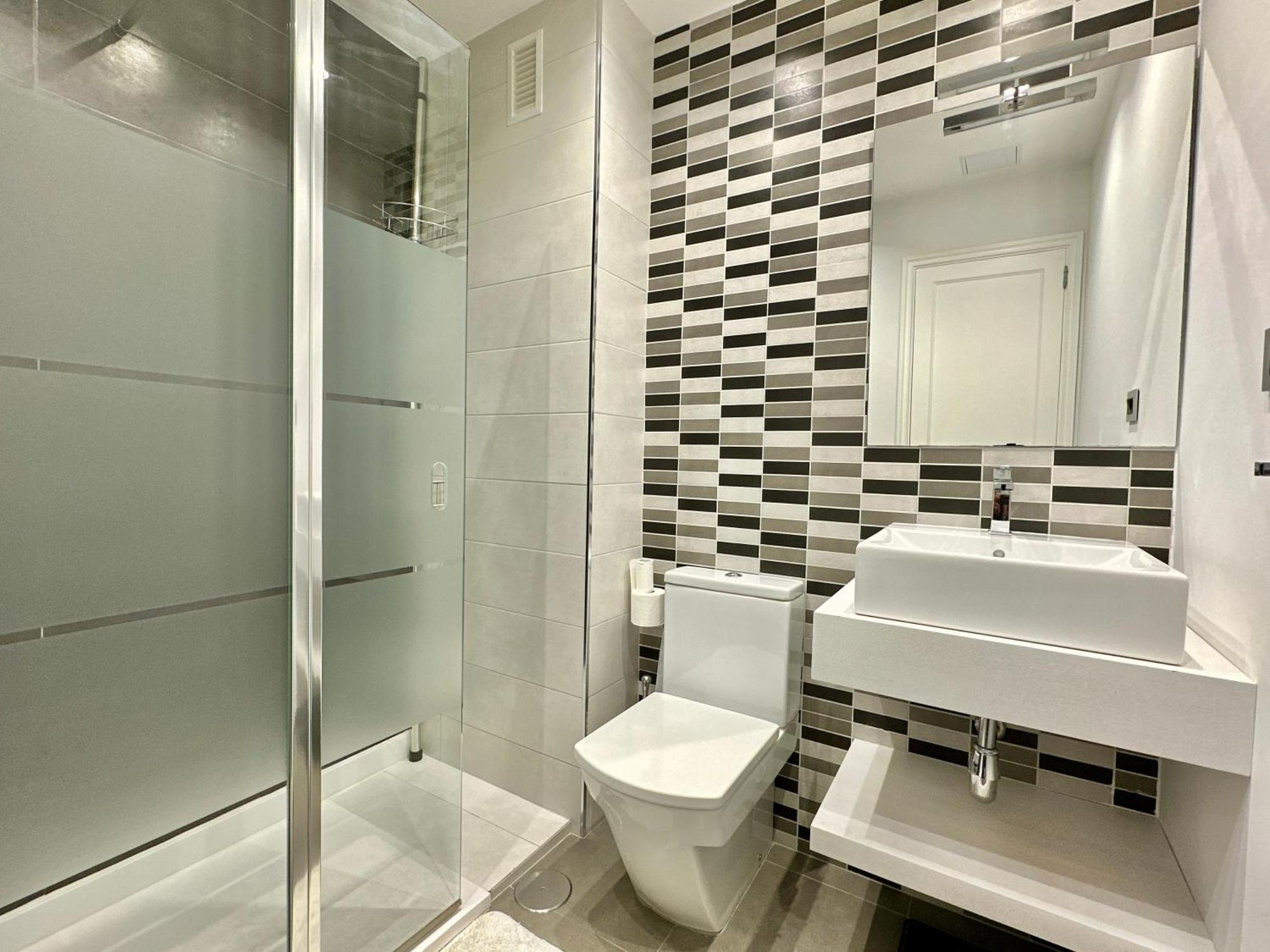 Hostiguest Coliving Leon Y Castillo Las Palmas de Gran Canárias Exterior foto